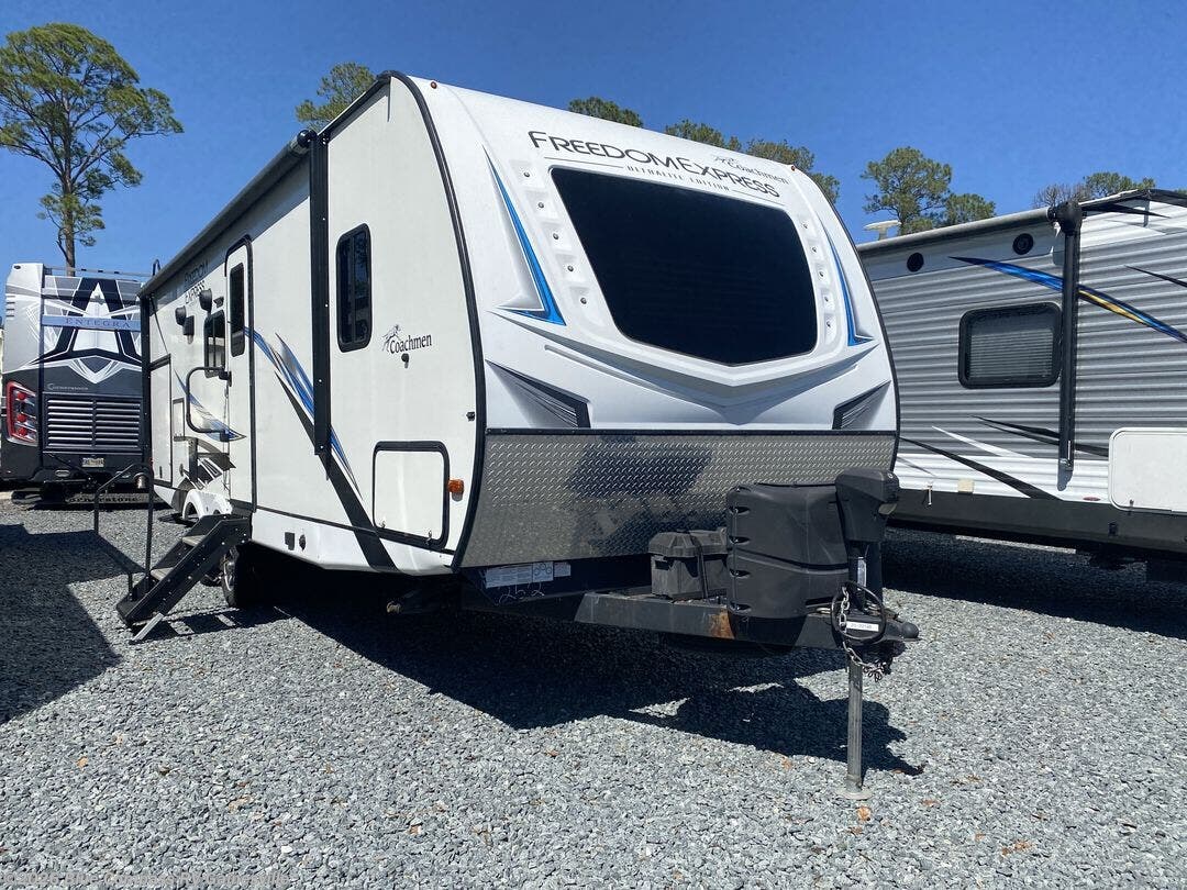 Used 2021 Coachmen Freedom Express Ultra Lite 252RBS available in Alachua, Florida