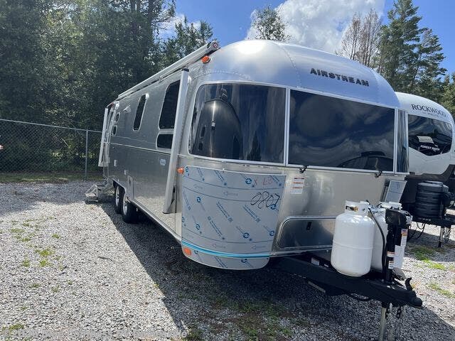 New 2027 Airstream Globetrotter 27FB available in Alachua, Florida