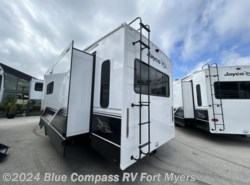 New 2025 Jayco Eagle 321RSTS available in Fort Myers, Florida