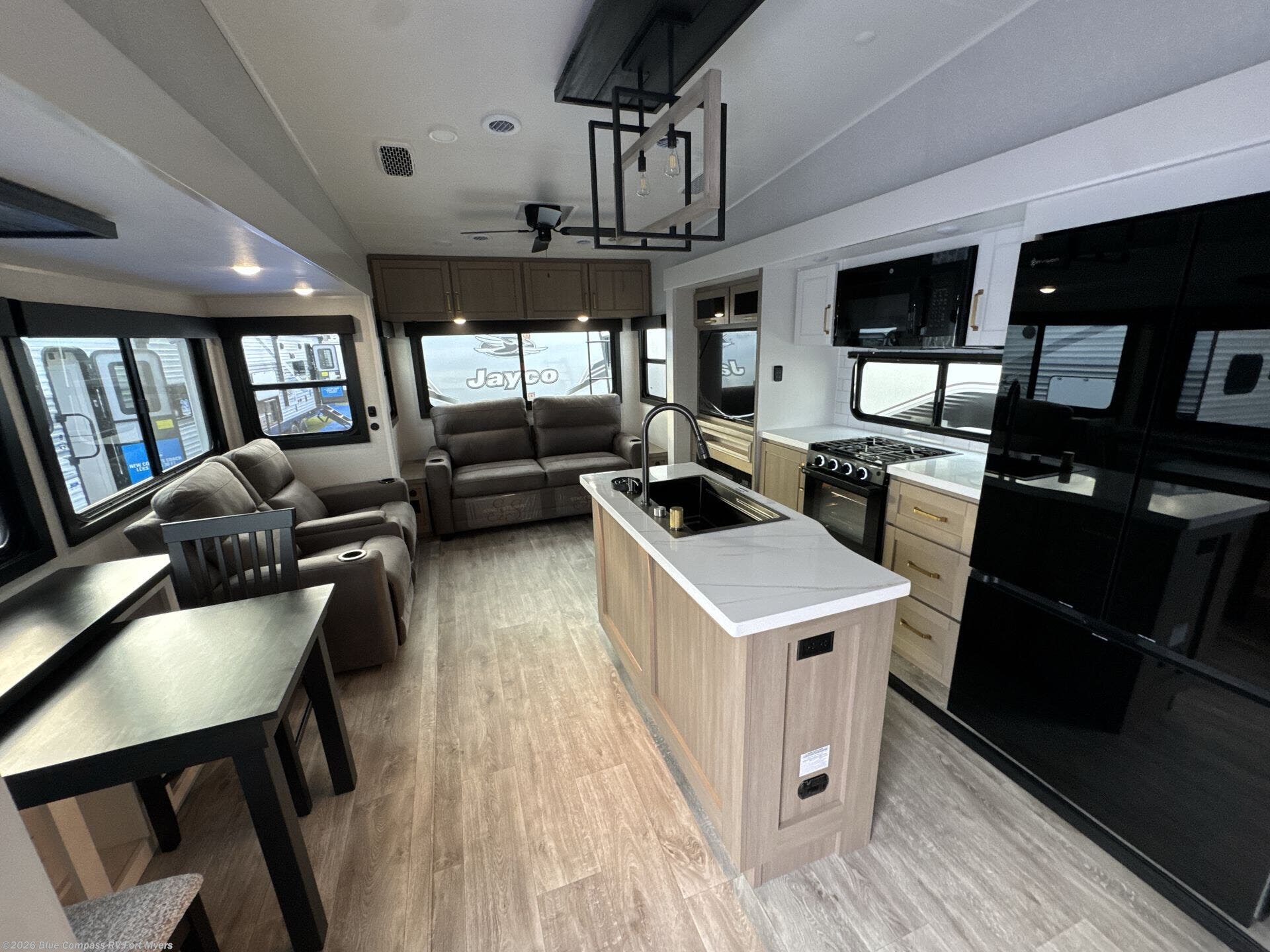 New 2026 Jayco Eagle 321RSTS available in Fort Myers, Florida