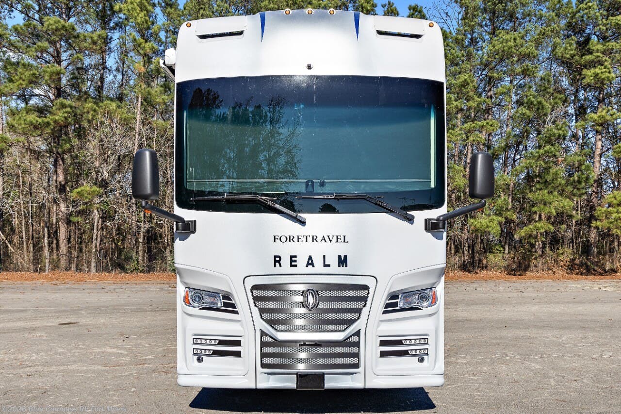 New 2027 Foretravel Realm FS605 LVB available in Fort Myers, Florida