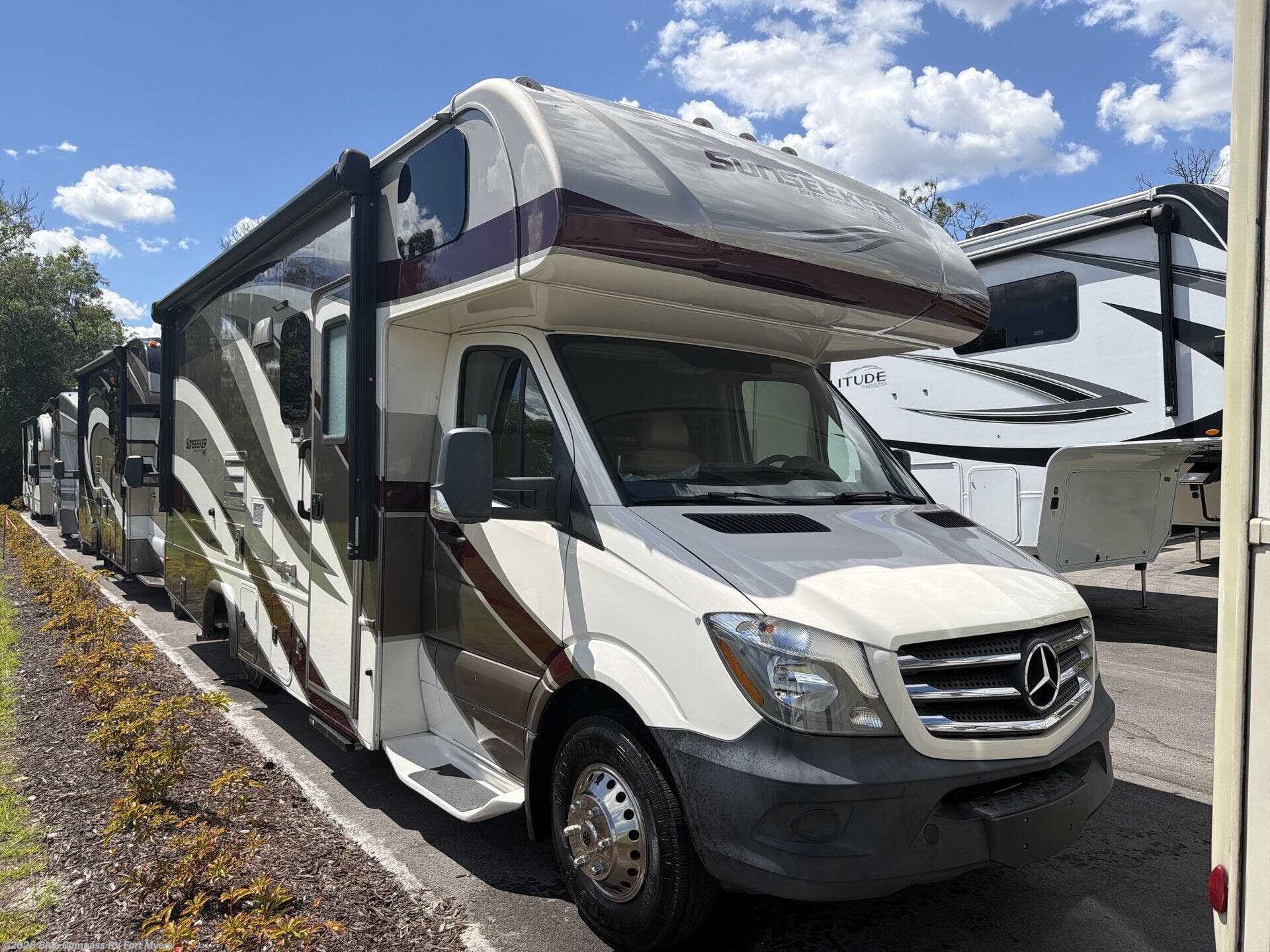 Used 2018  Forest River Sunseeker MBS 2400W by Forest River from Blue Compass RV Fort Myers in Fort Myers, FL