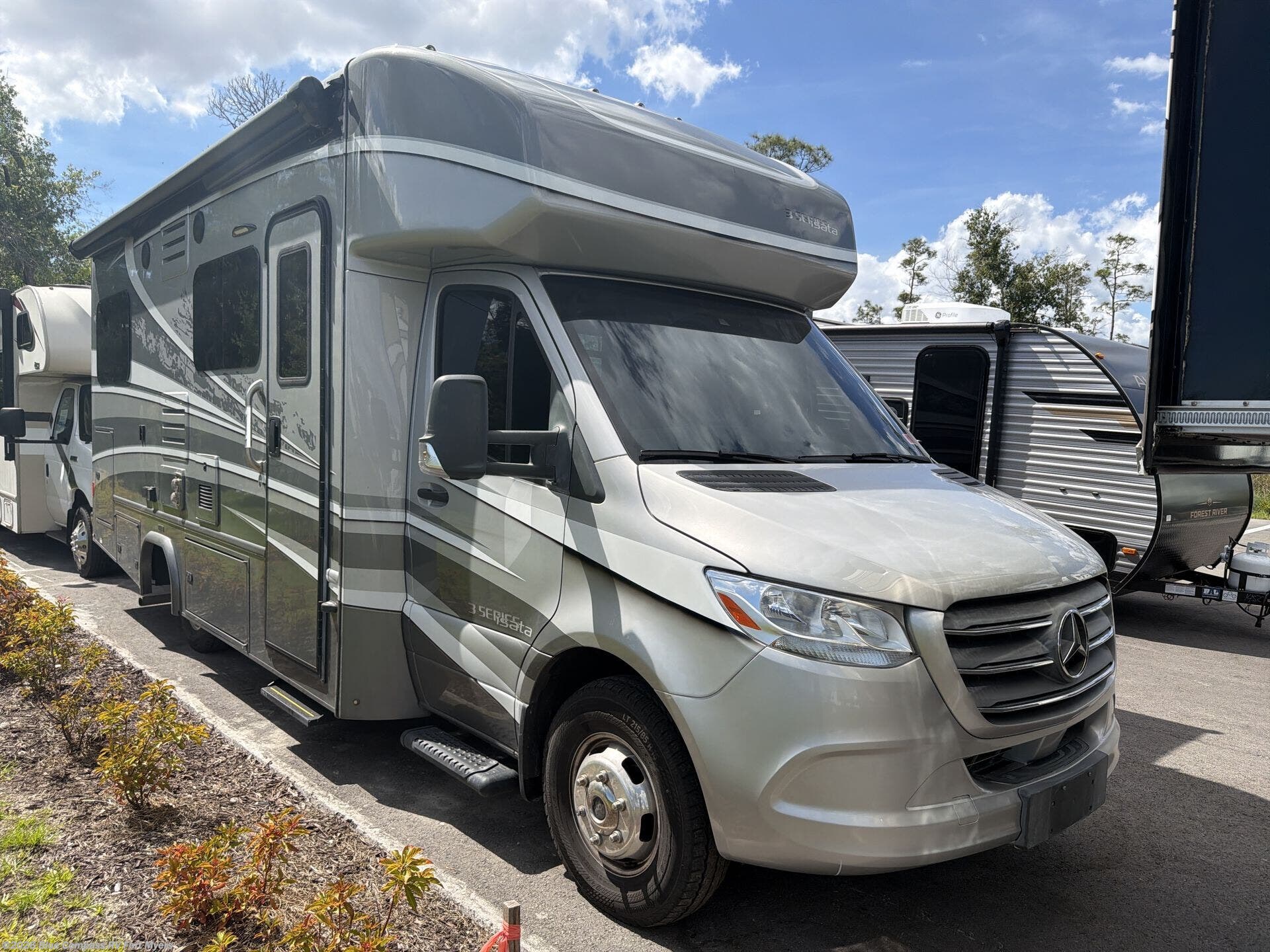 Used 2020 Dynamax Corp  isata 3 24RW available in Fort Myers, Florida