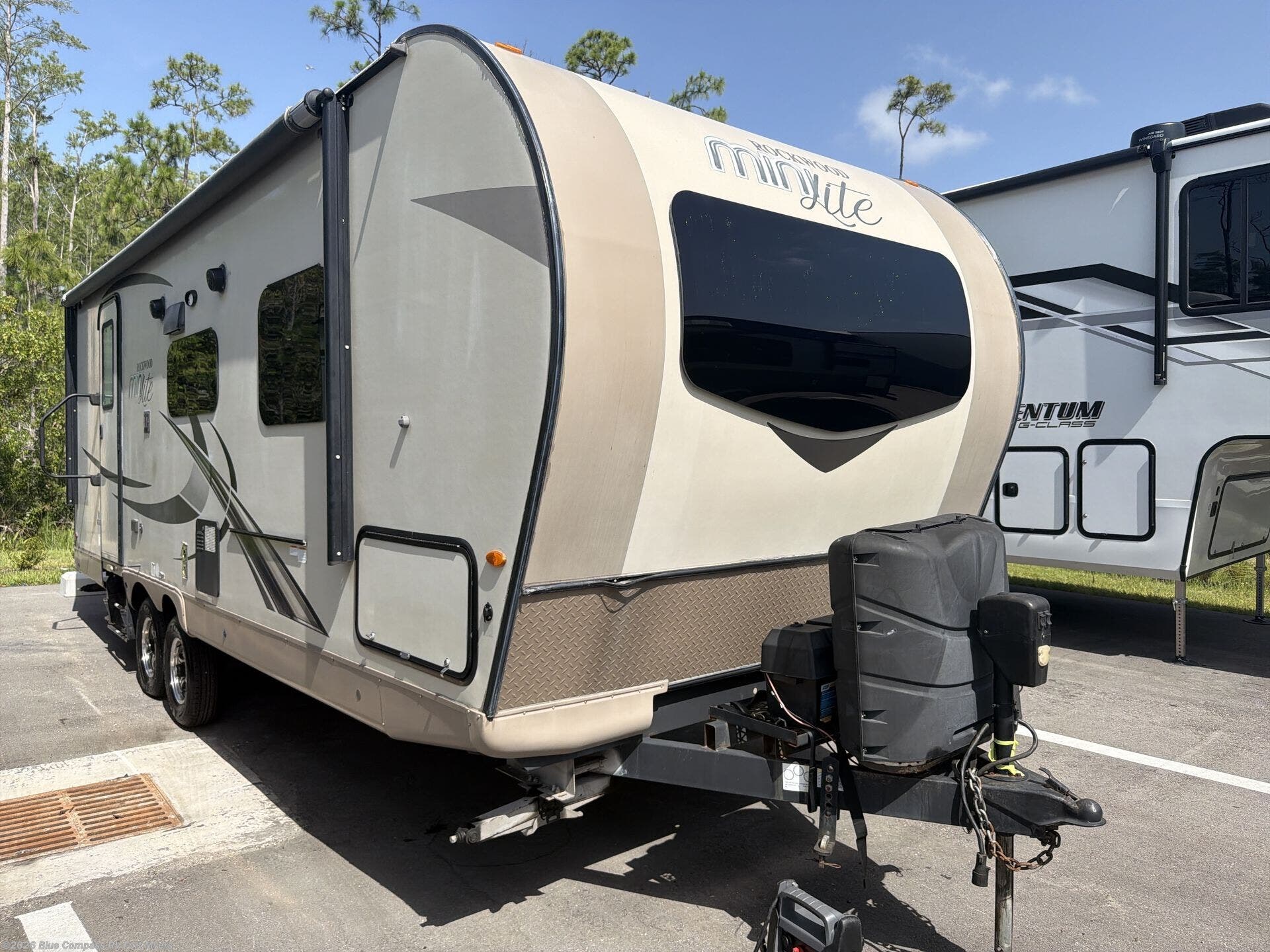 Used 2019  Forest River Rockwood Mini Lite 2511S by Forest River from Blue Compass RV Fort Myers in Fort Myers, FL