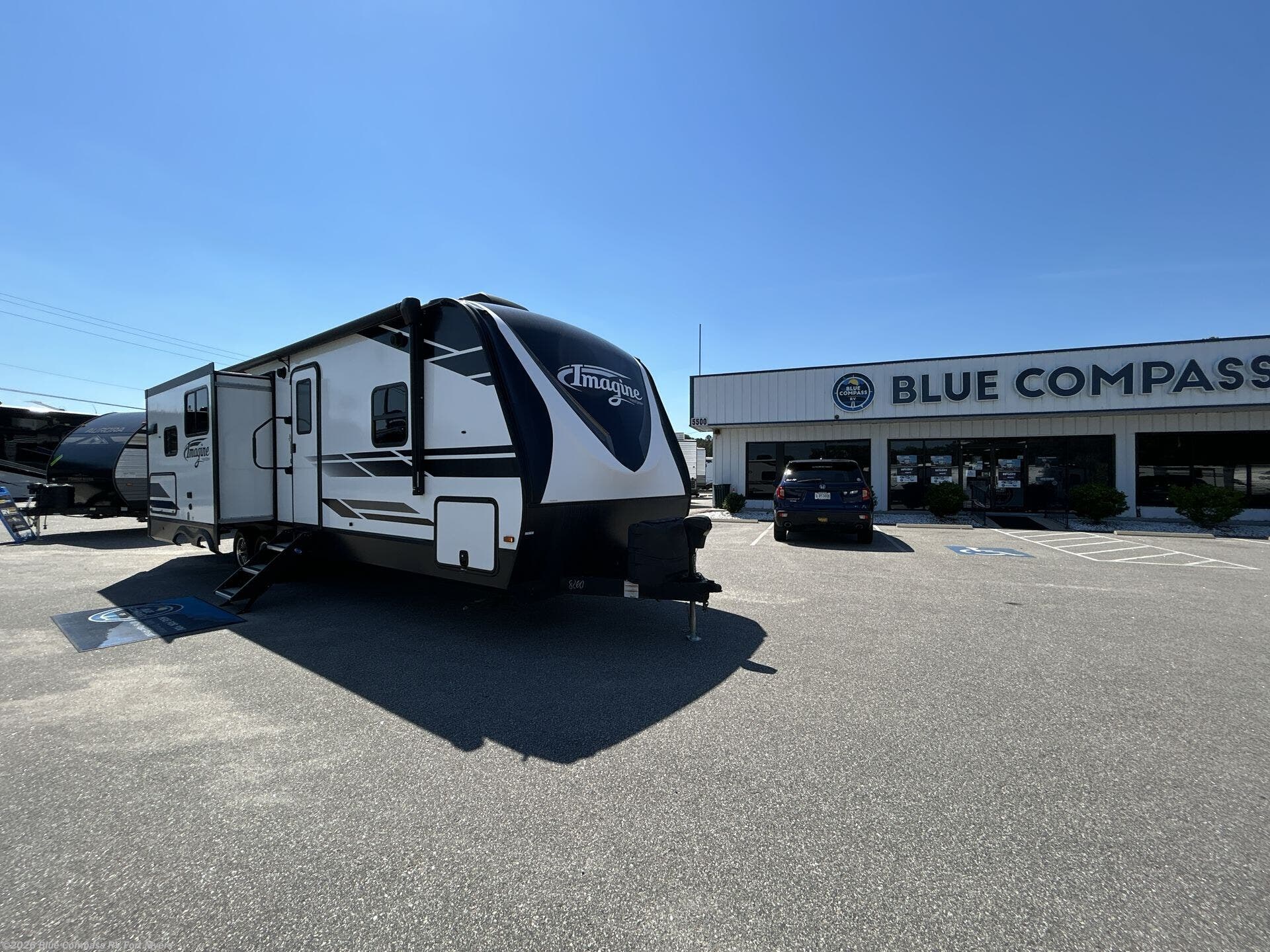 Used 2021  Grand Design Imagine 2670MK by Grand Design from Blue Compass RV Fort Myers in Fort Myers, FL