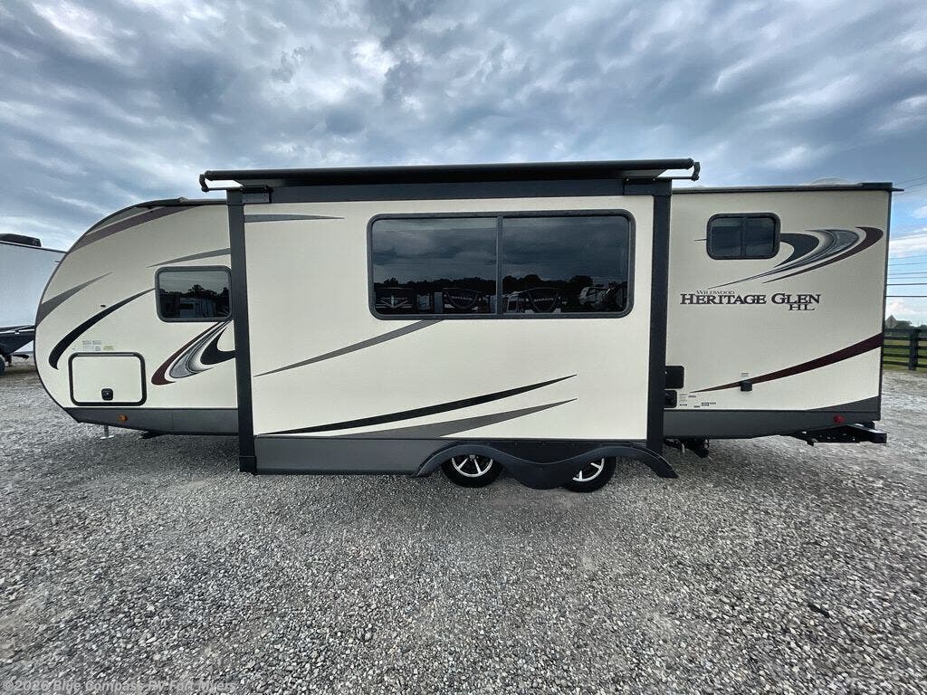Used 2021 Forest River Wildwood Heritage Glen Hyper-Lyte 23BHHL available in Fort Myers, Florida