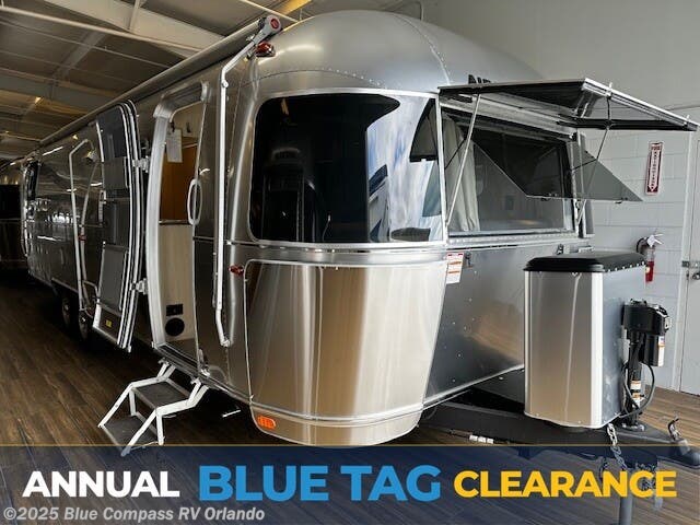 New 2025 Airstream Flying Cloud 30RB available in Casselberry, Florida