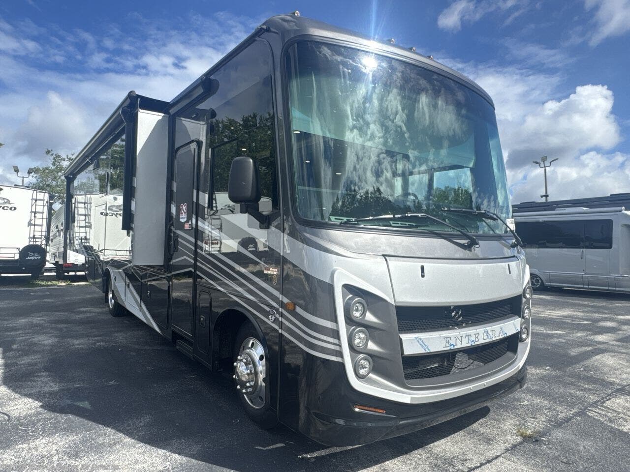 New 2026 Entegra Coach Vision XL 31UL available in Casselberry, Florida