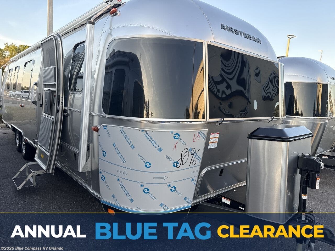 New 2026 Airstream Classic 33FB Twin available in Casselberry, Florida