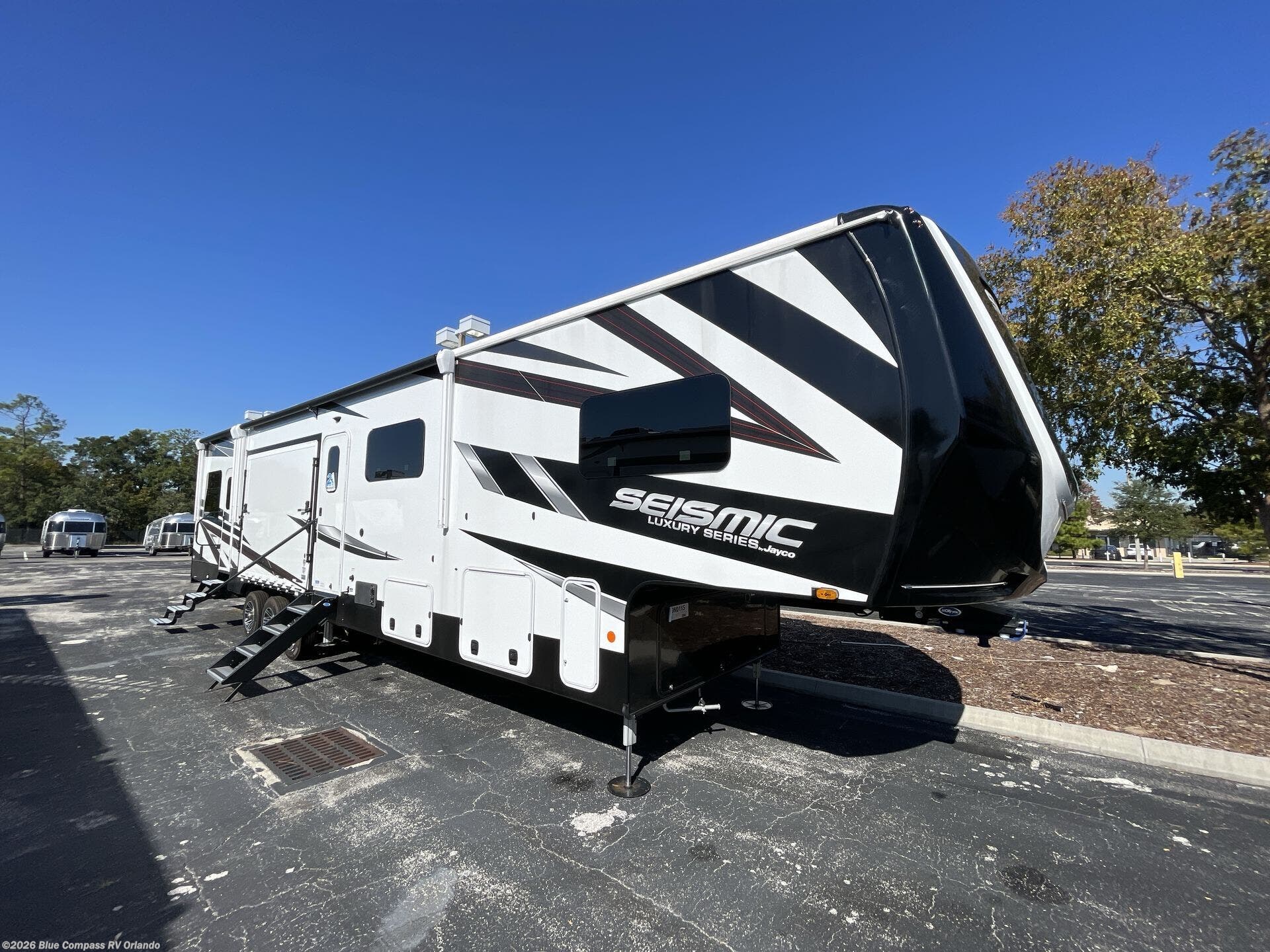 New 2025 Jayco Seismic Luxury Series 4113 available in Casselberry, Florida
