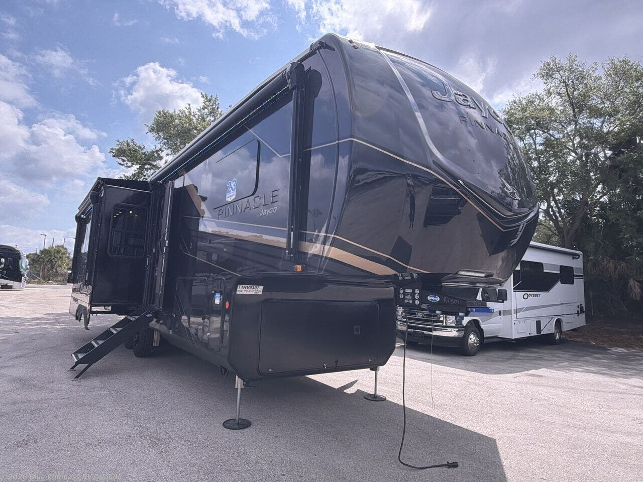 New 2026 Jayco Pinnacle 32RLTS available in Casselberry, Florida