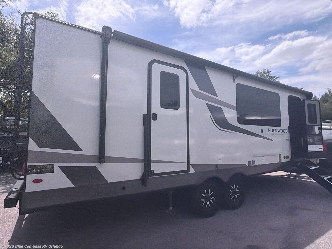 New 2026 Forest River Rockwood Ultra Lite 2619FK available in Casselberry, Florida
