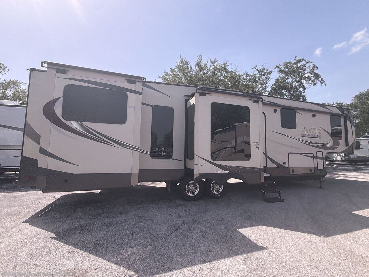 Used 2017 Starcraft Solstice 377RDEN available in Casselberry, Florida