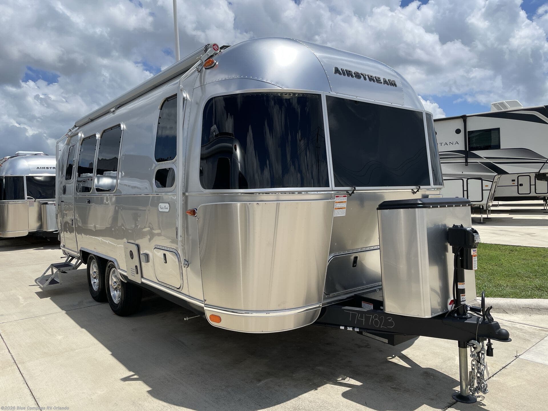 New 2026 Airstream Flying Cloud 23FB Twin available in Casselberry, Florida