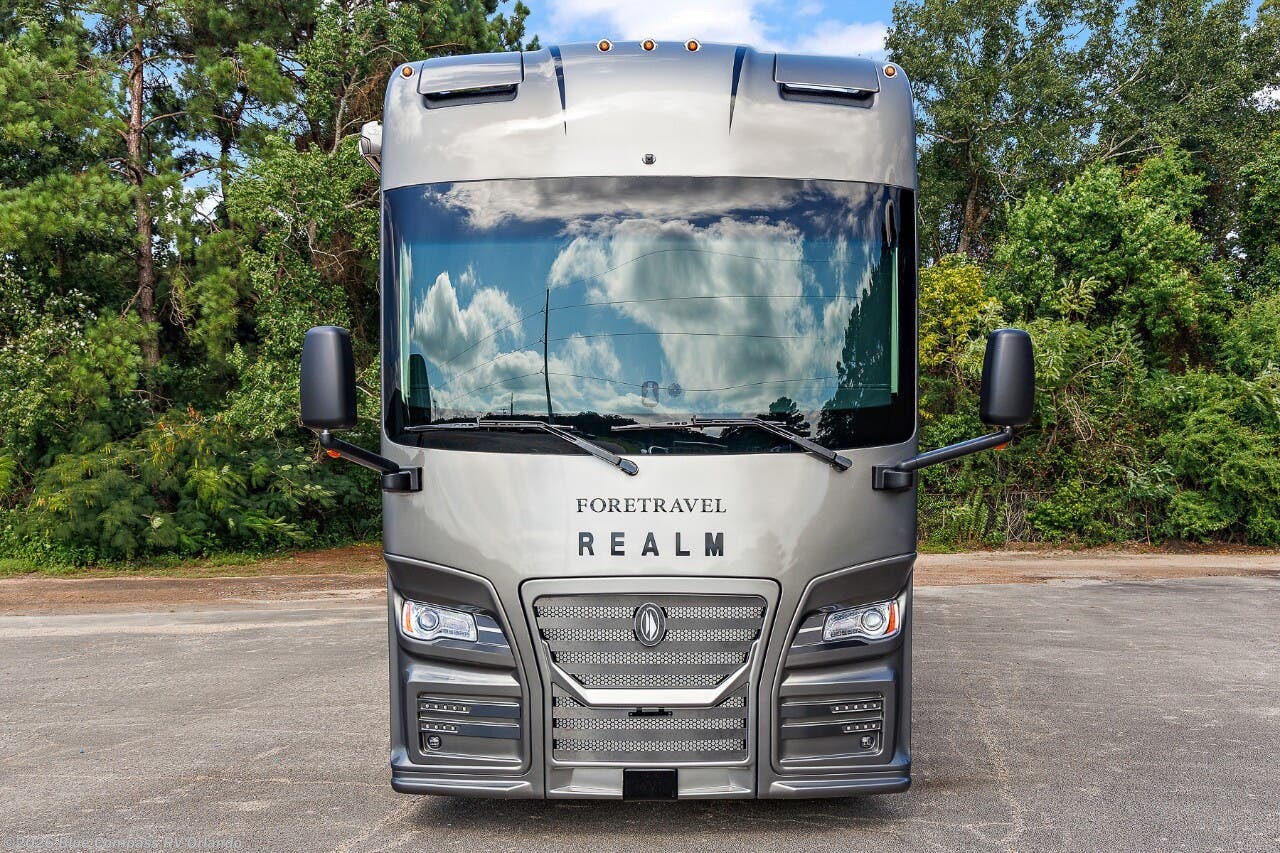 New 2027 Foretravel Realm Limited FL605 LV2 available in Casselberry, Florida