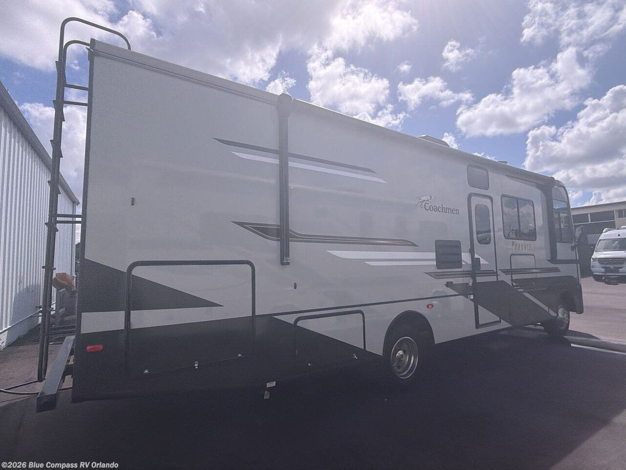 Used 2024  Coachmen Pursuit 31BH by Coachmen from Blue Compass RV Orlando in Casselberry, FL