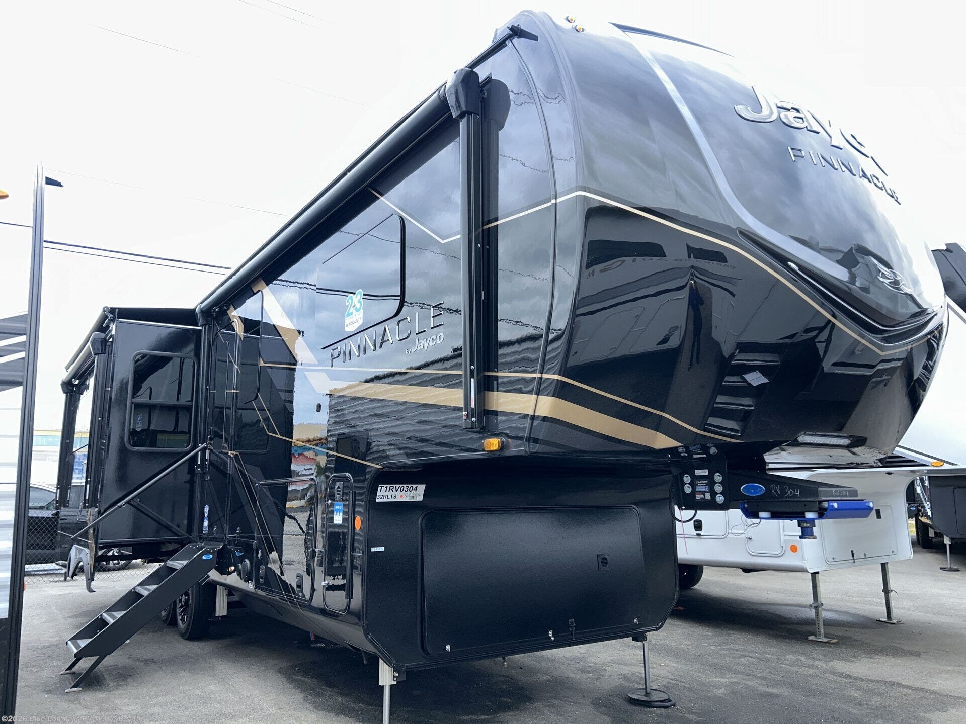 New 2026 Jayco Pinnacle 32RLTS available in Myrtle Beach, South Carolina