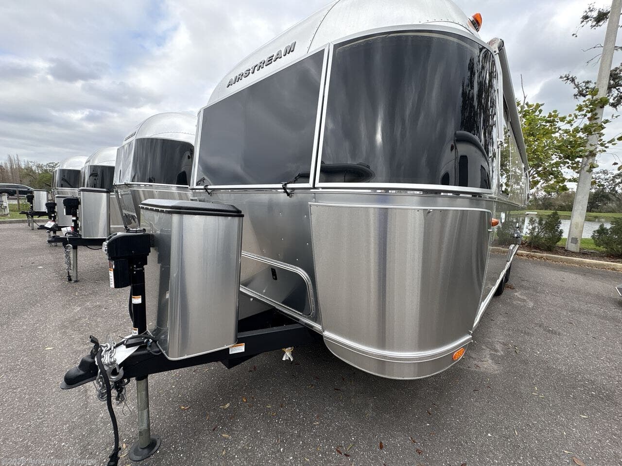 New 2025 Airstream Flying Cloud 27FB Queen available in Dover, Florida
