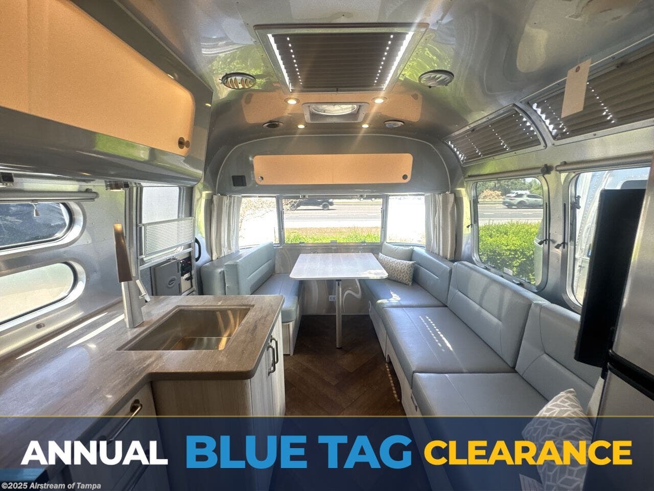 New 2025 Airstream International 25FB QUEEN available in Dover, Florida