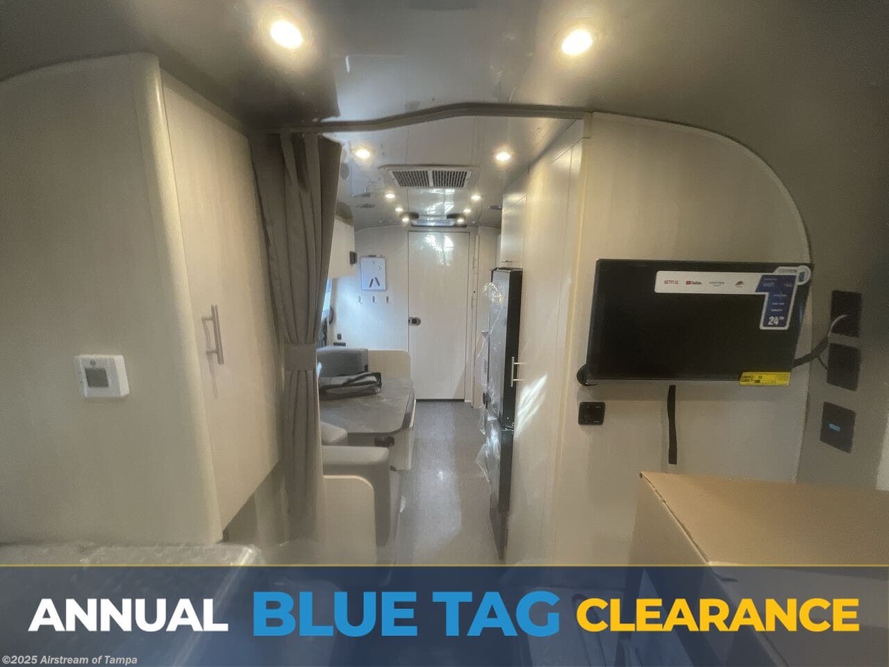 New 2026 Airstream Flying Cloud 23FB Twin available in Dover, Florida