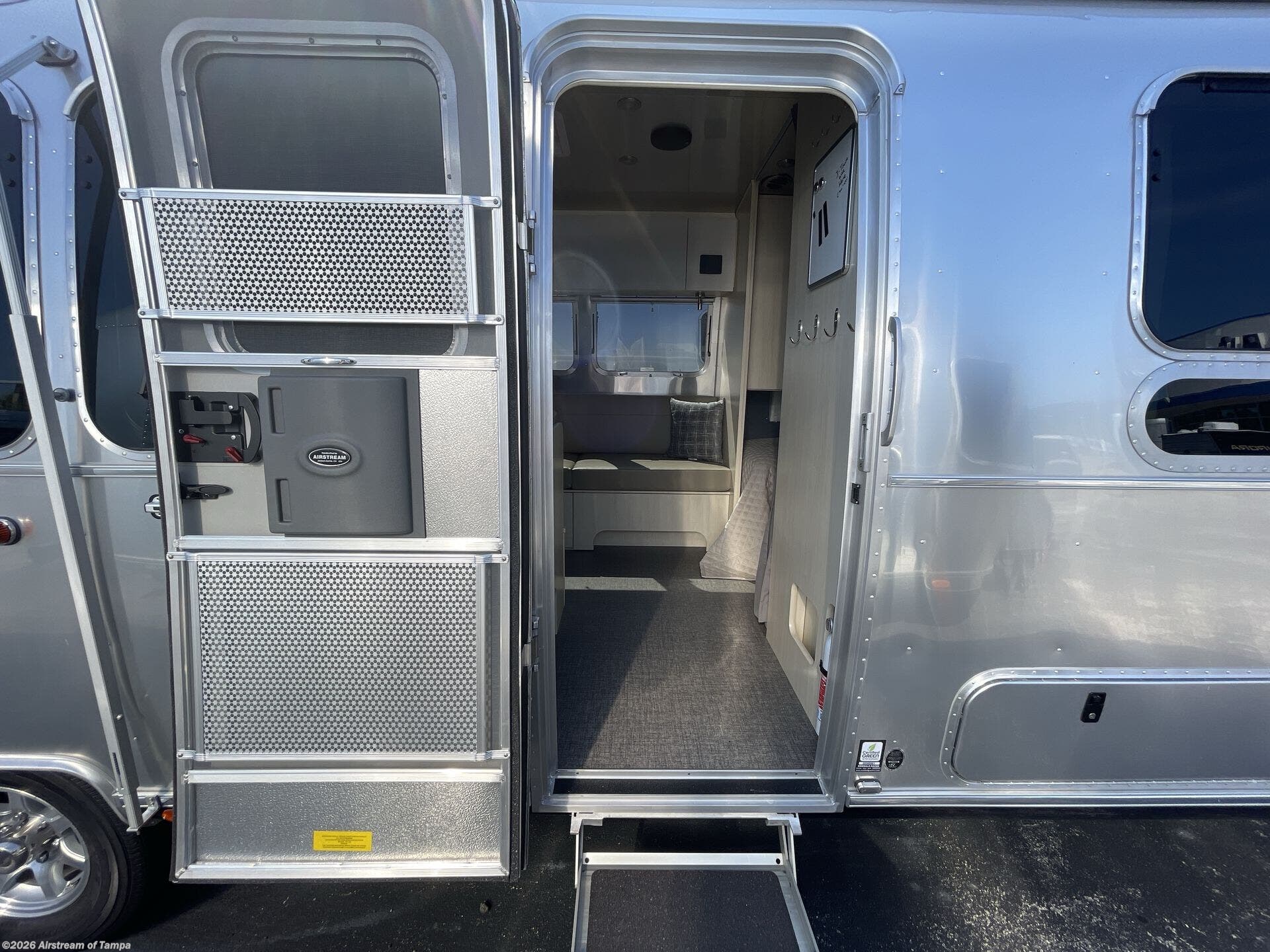 New 2025 Airstream Flying Cloud 30FB Bunk available in Dover, Florida