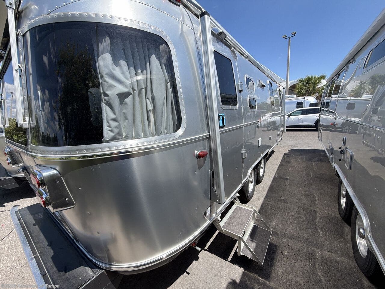 New 2026 Airstream Globetrotter 25FB Twin available in Dover, Florida
