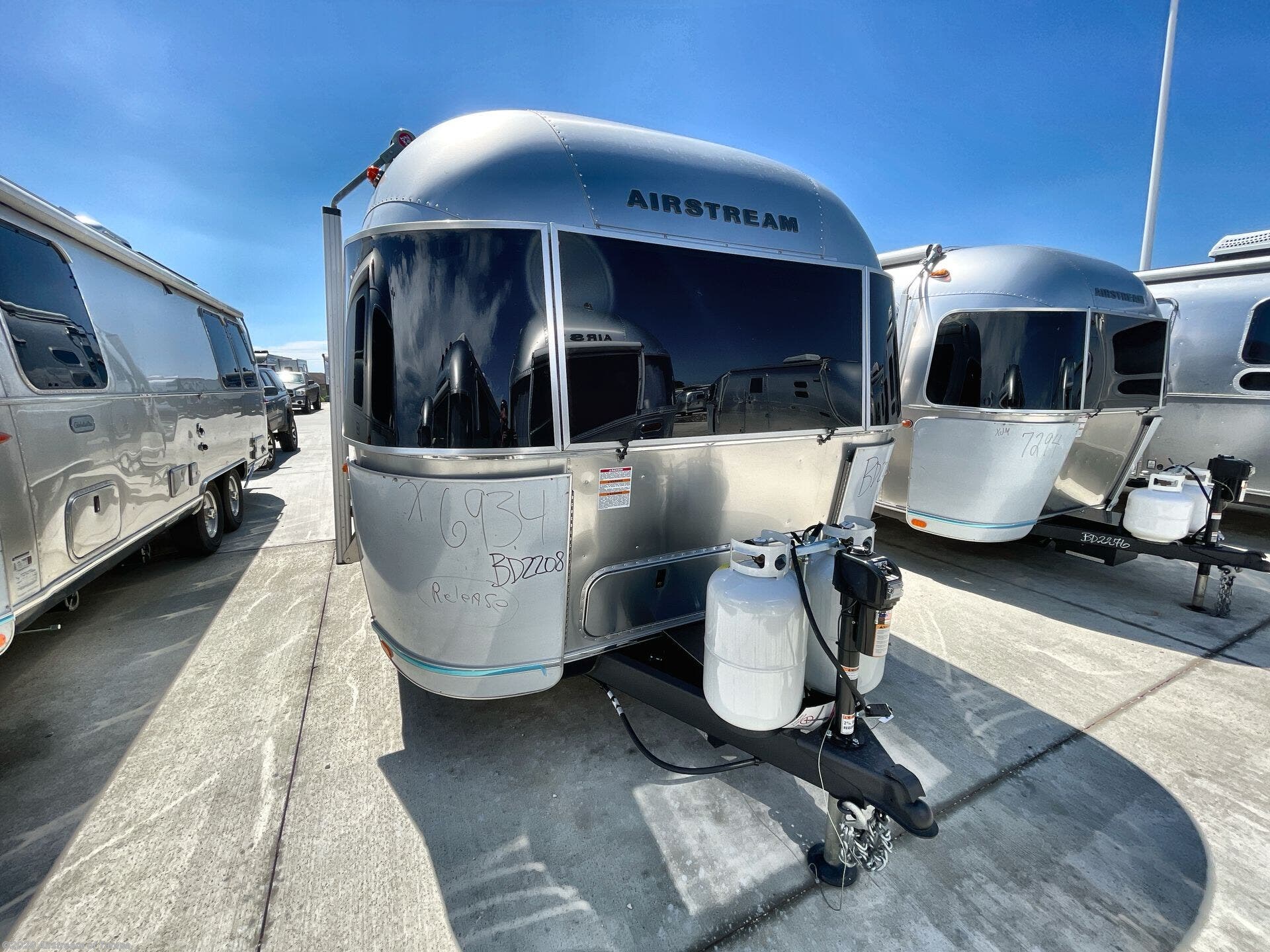 New 2027 Airstream International 27FB Twin available in Dover, Florida
