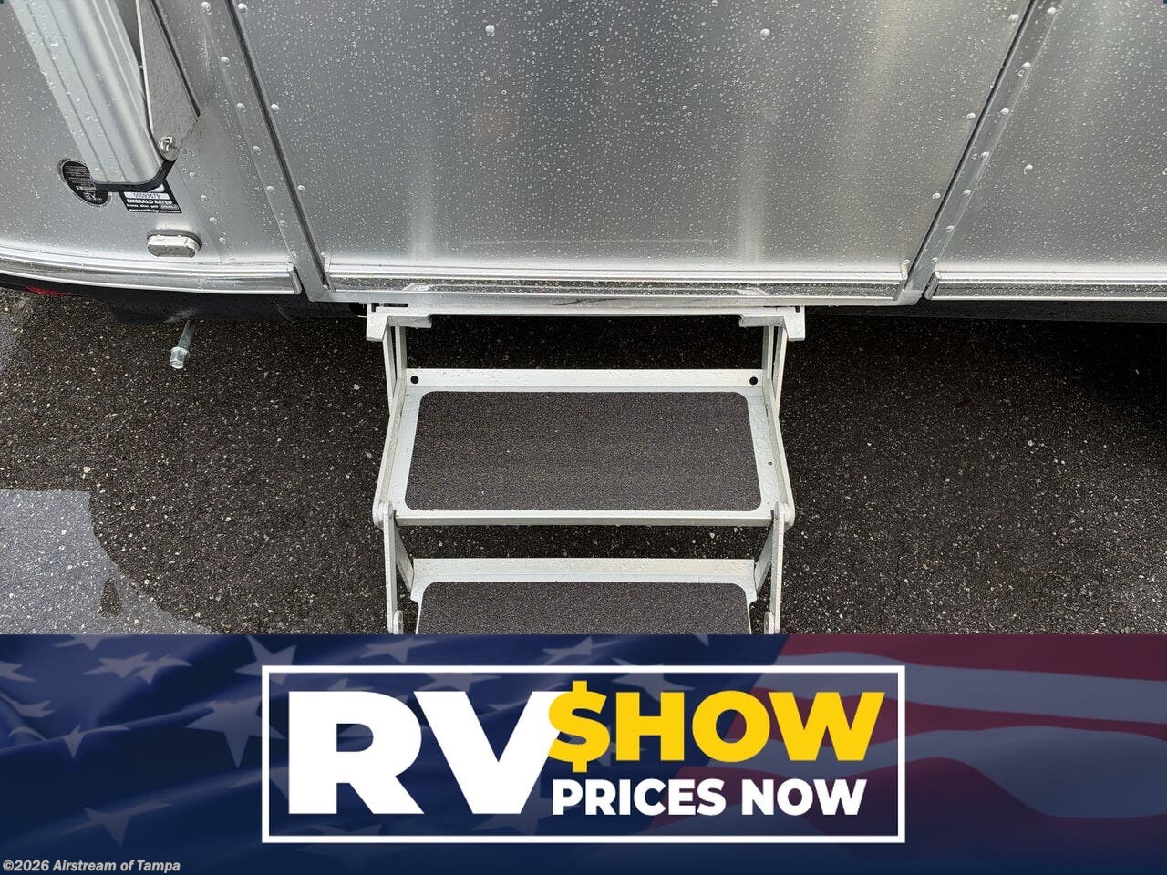 New 2027 Airstream International 27FB Twin available in Dover, Florida