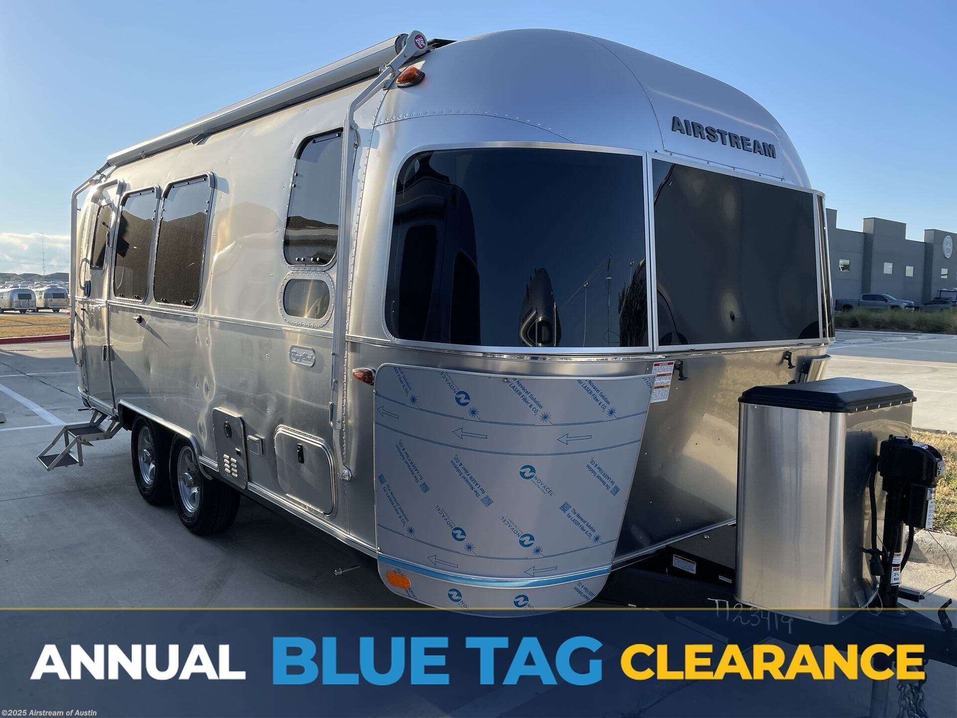 New 2025 Airstream Flying Cloud 23FB available in Buda, Texas