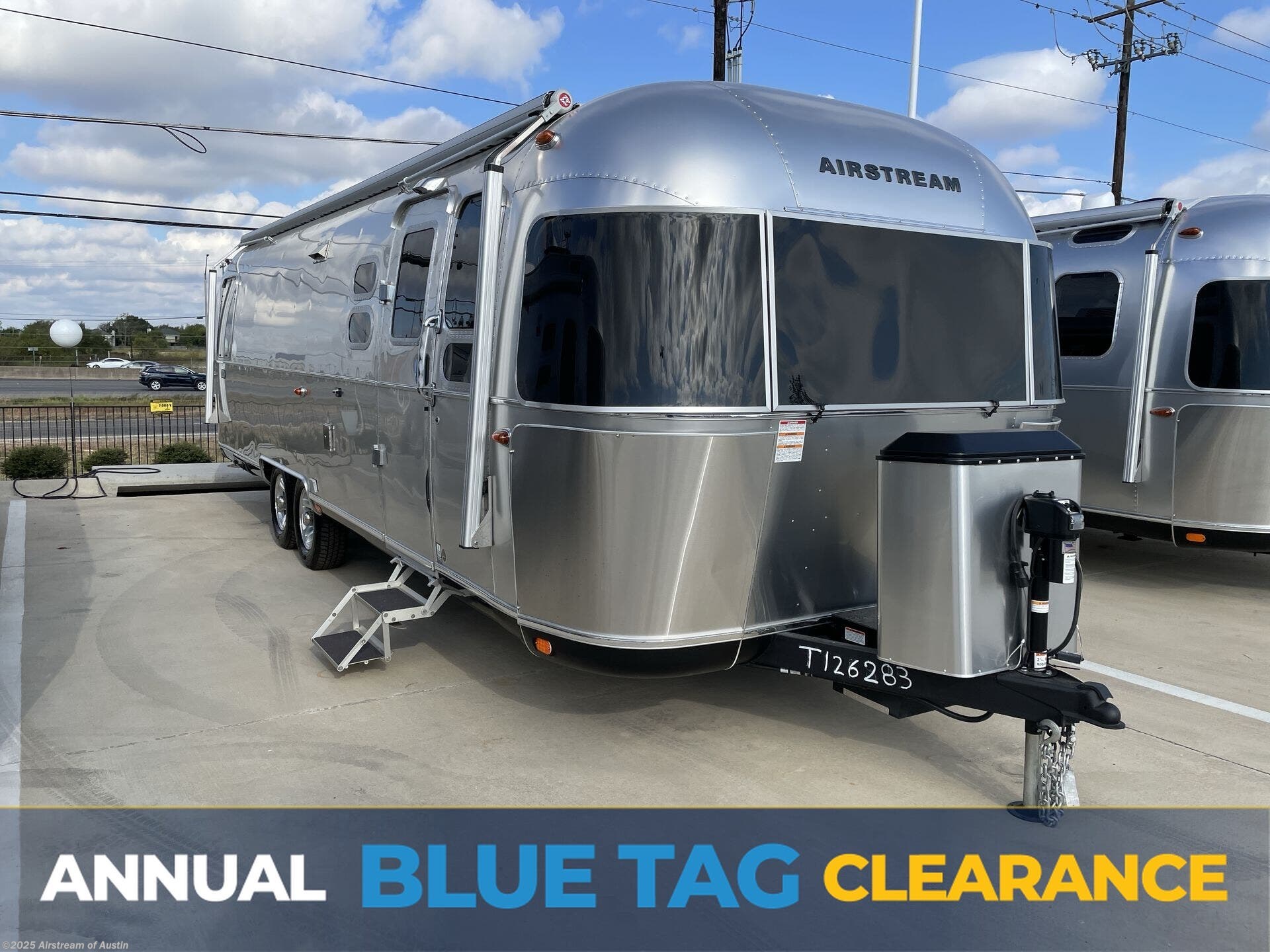 New 2026 Airstream Classic 30RB Queen available in Buda, Texas