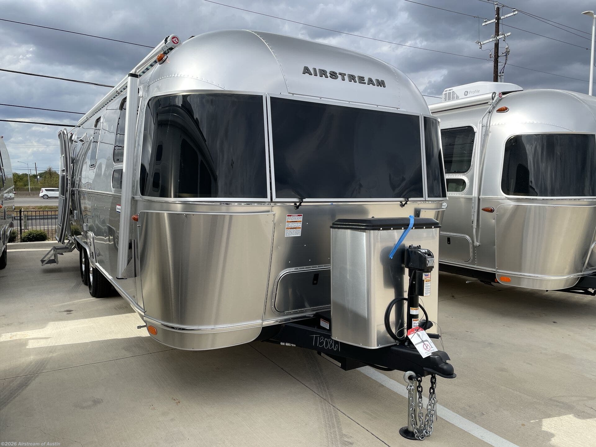 New 2026 Airstream International 27FB available in Buda, Texas