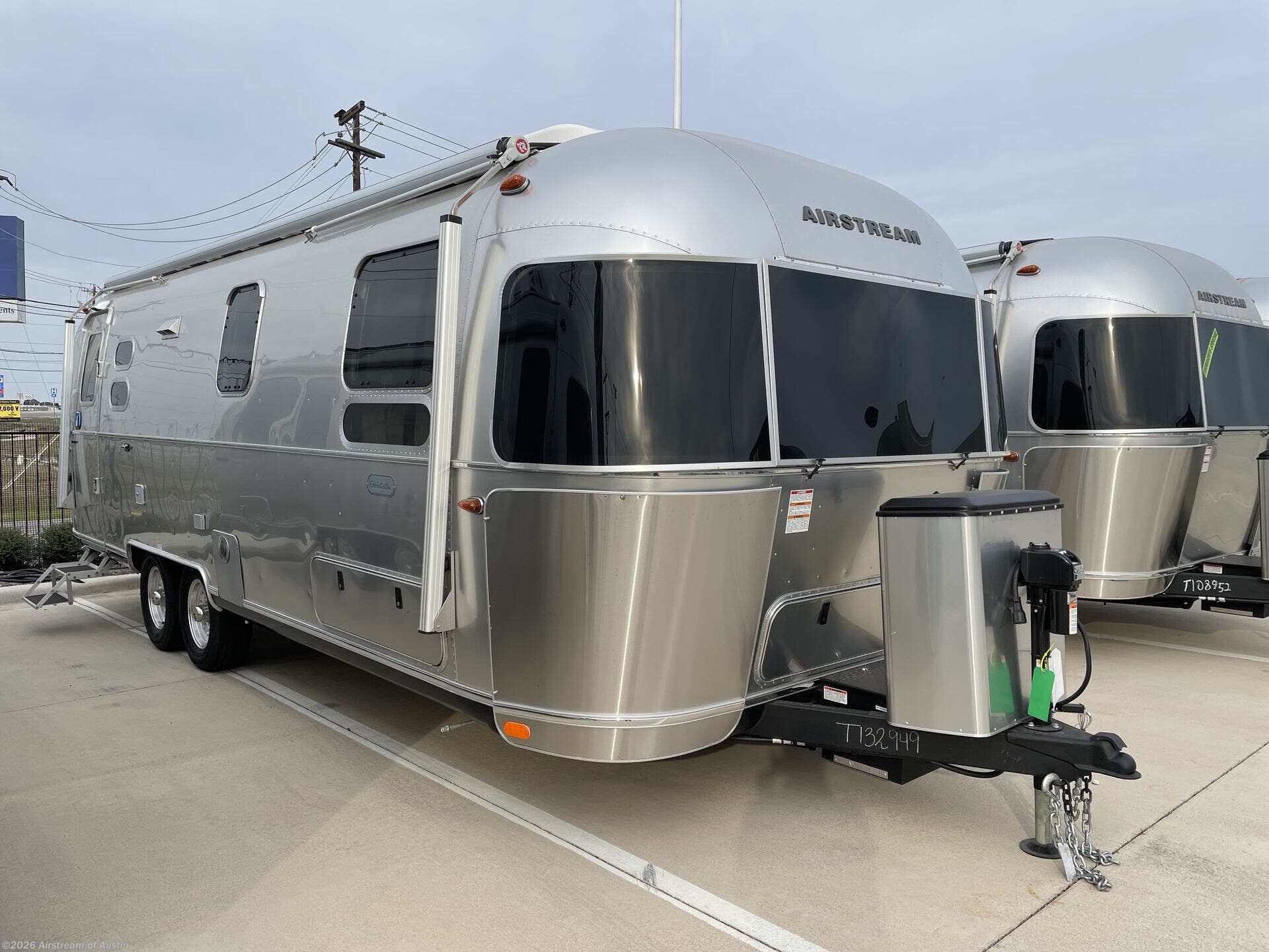 New 2026 Airstream Globetrotter 27FB Twin available in Buda, Texas