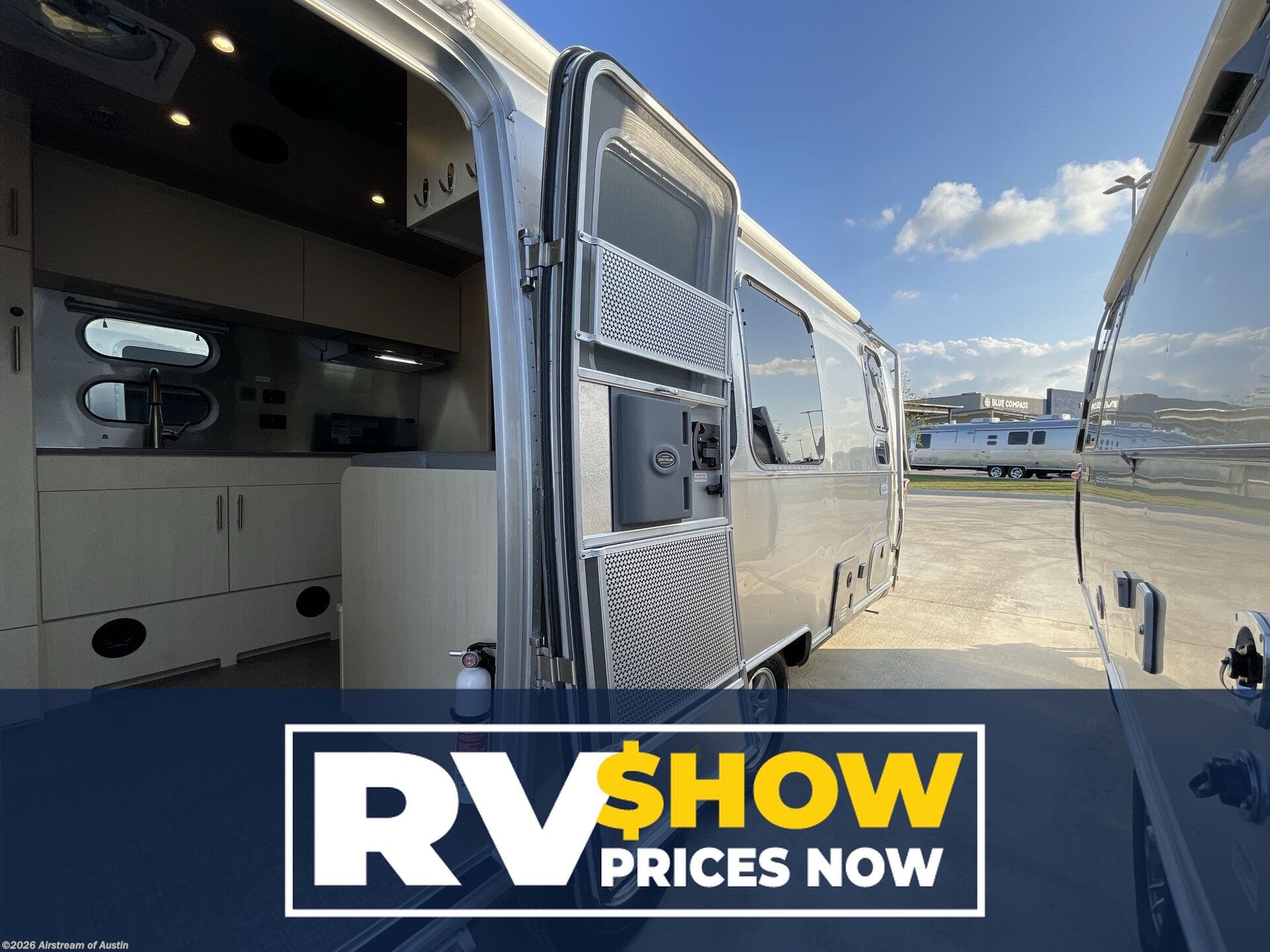 New 2026 Airstream Flying Cloud 23FB Twin available in Buda, Texas