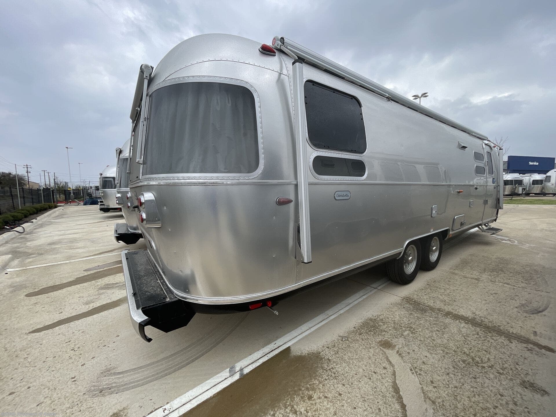 New 2026 Airstream Globetrotter 30RB available in Buda, Texas