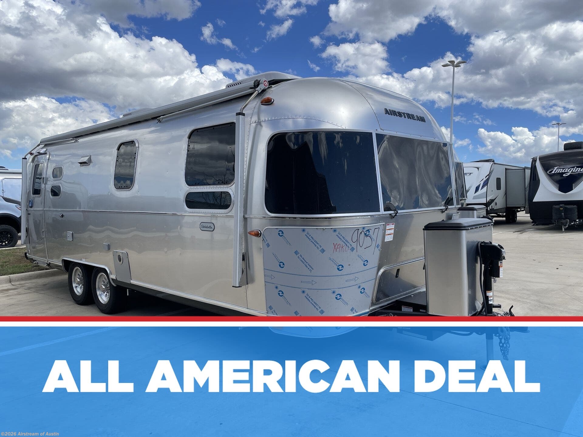 New 2026 Airstream Globetrotter 27FB available in Buda, Texas