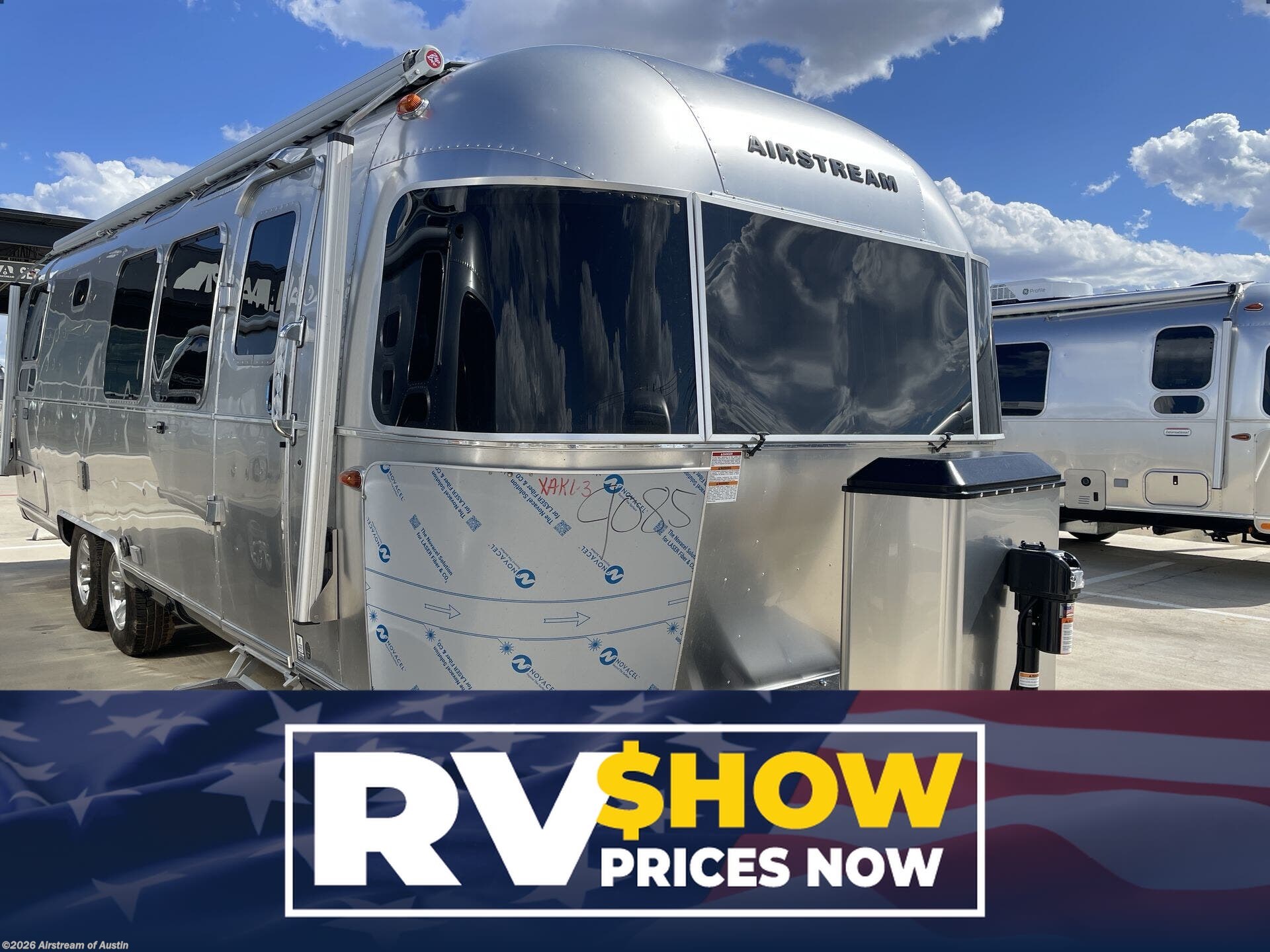 New 2026 Airstream Classic 28RB Twin available in Buda, Texas