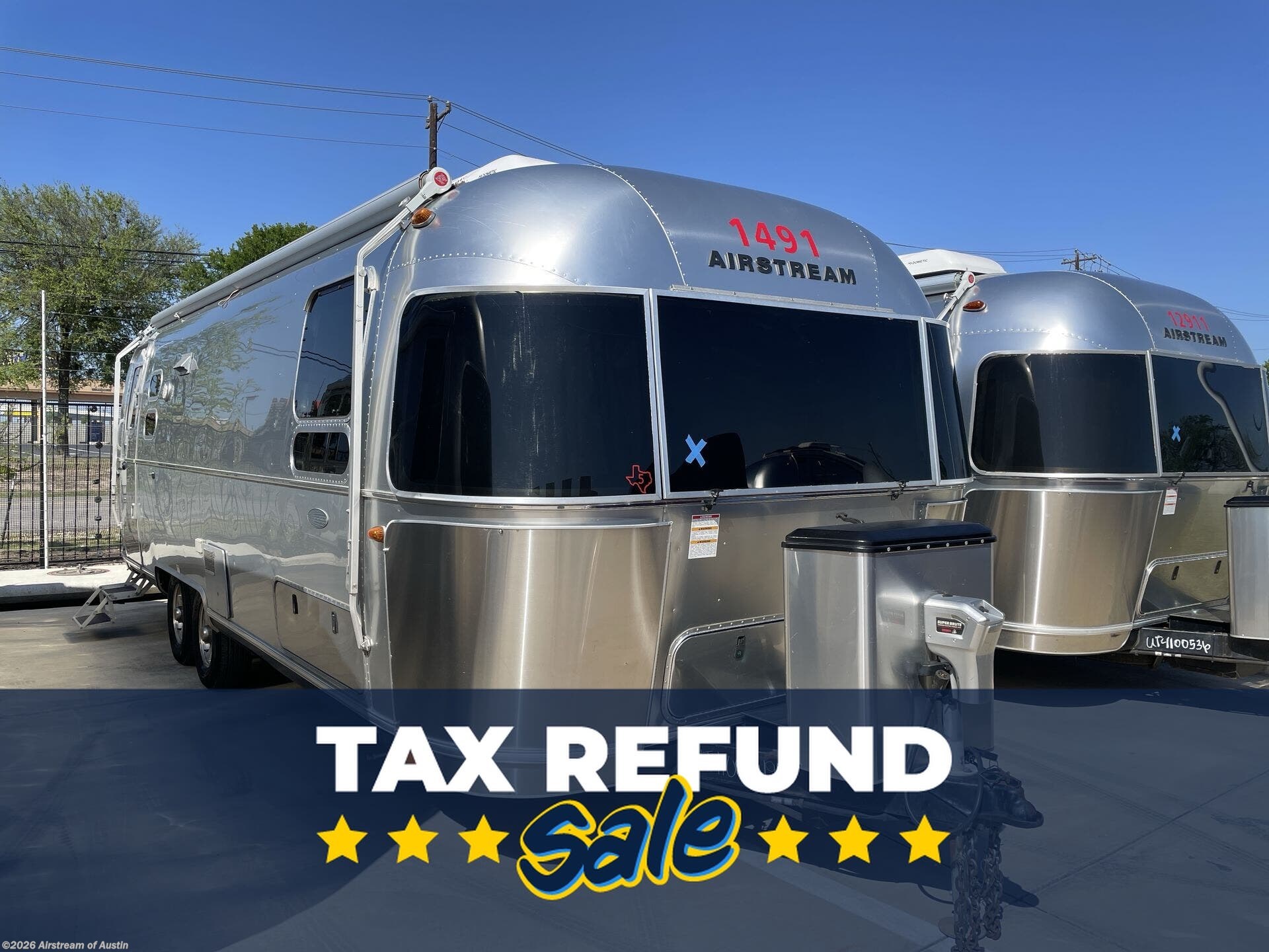 Used 2019 Airstream Flying Cloud 27FB Twin available in Buda, Texas