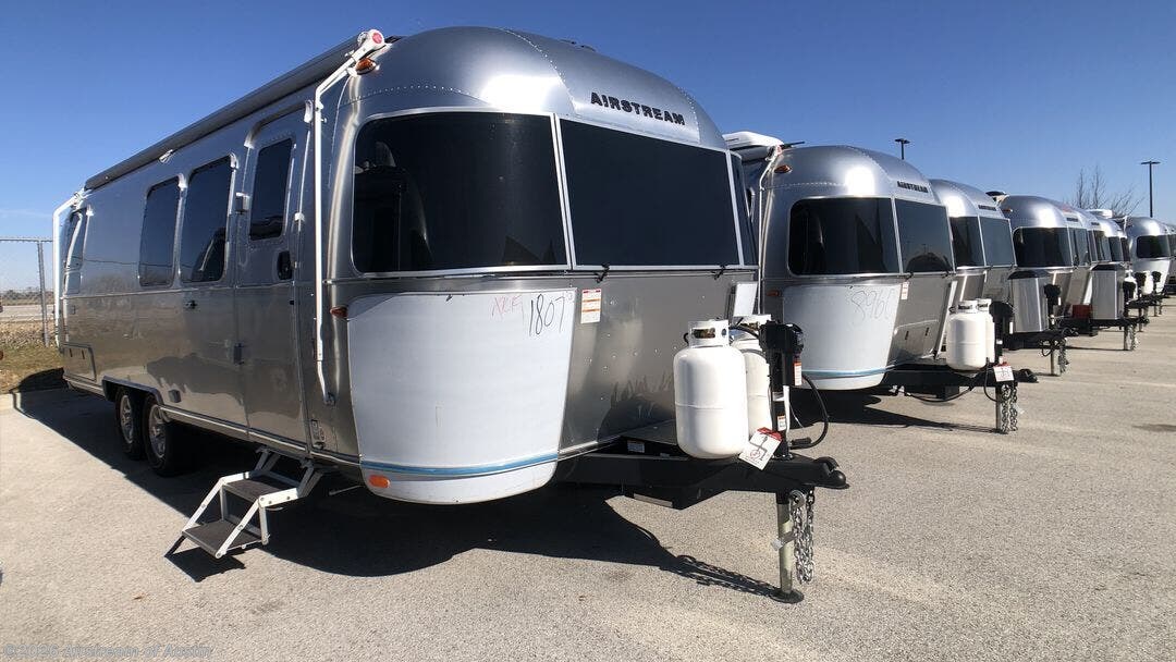 New 2026 Airstream Flying Cloud 28RB Twin available in Buda, Texas