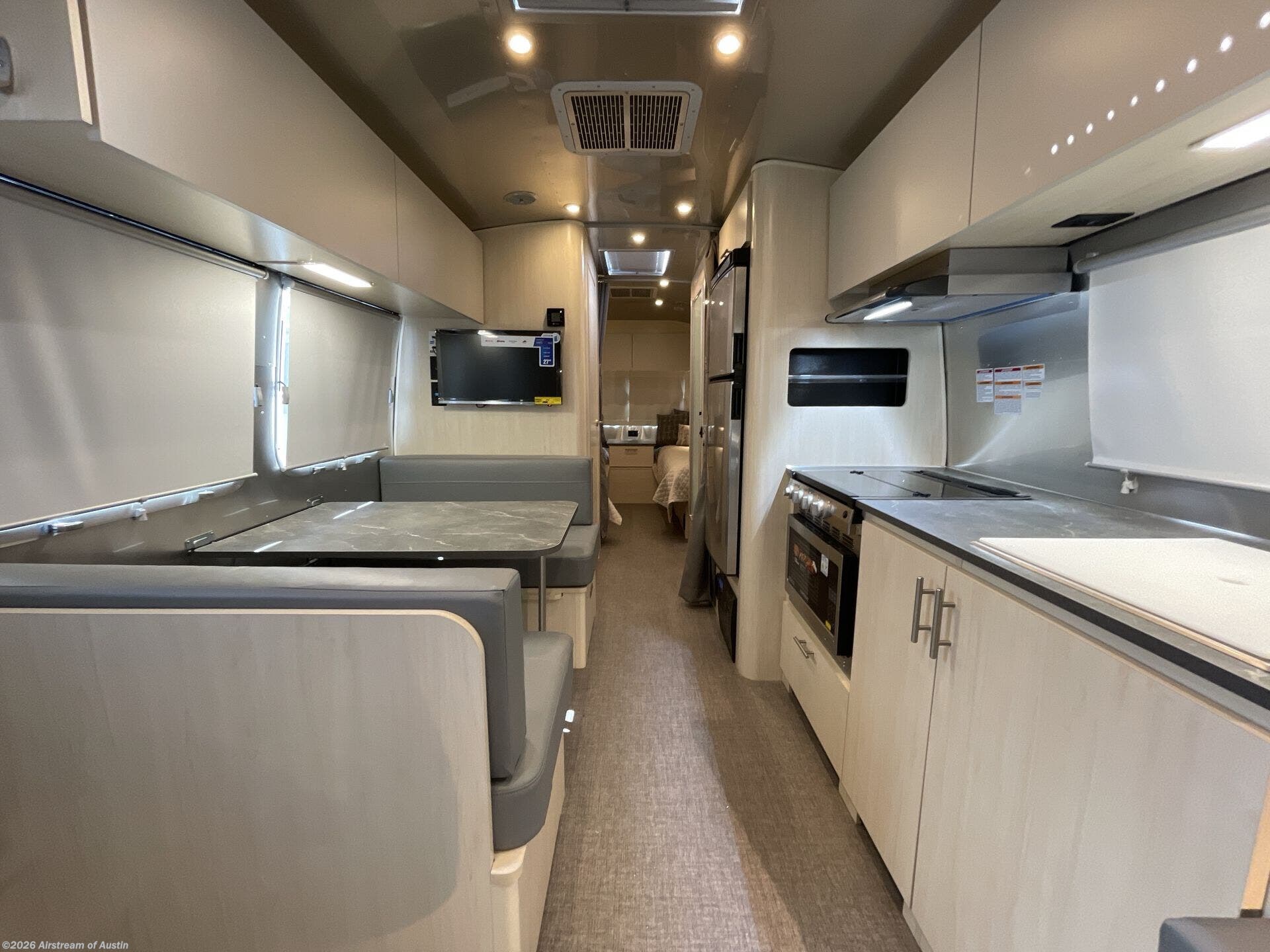 New 2026 Airstream Flying Cloud 28RB Twin available in Buda, Texas