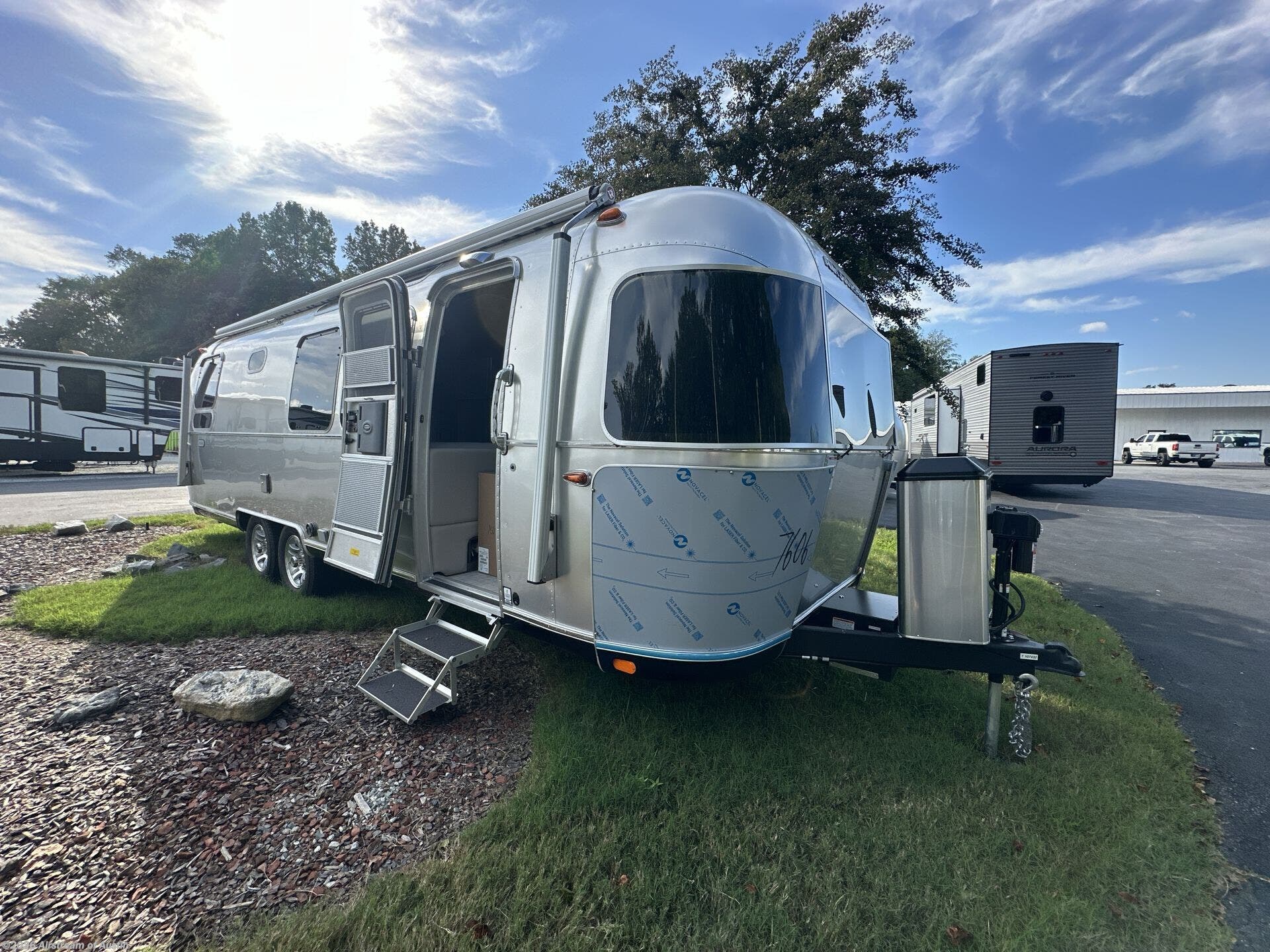 Used 2026 Airstream Classic 28RB available in Buda, Texas