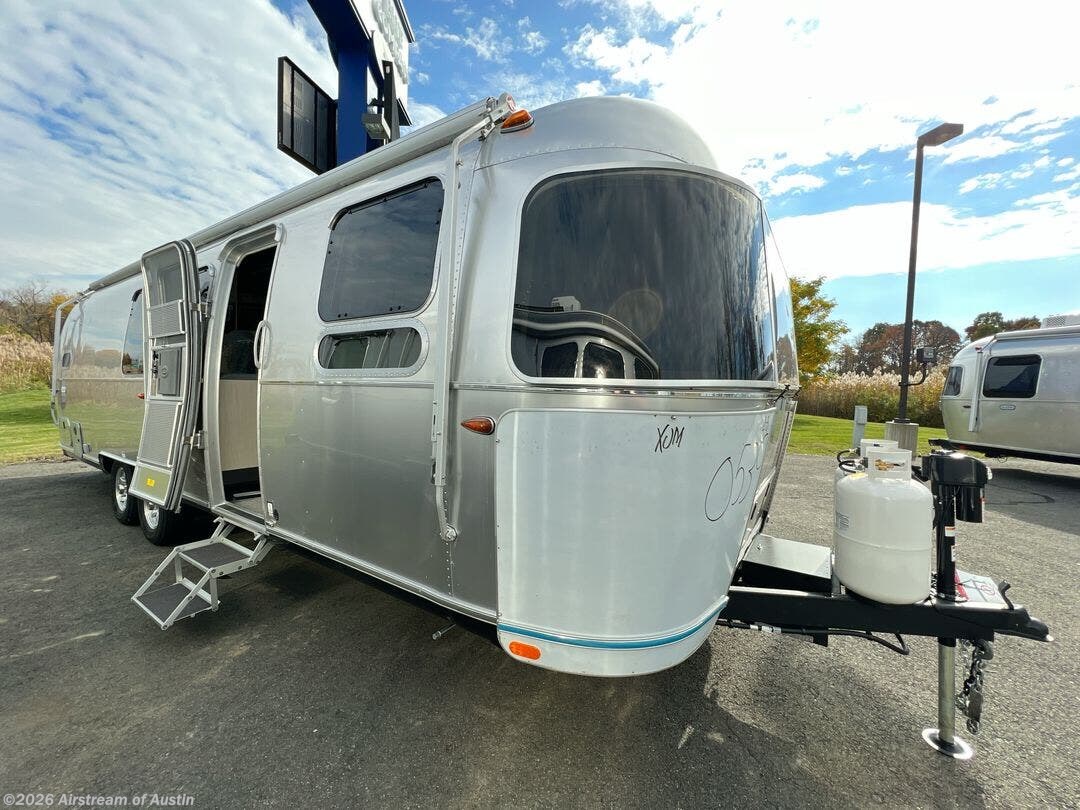 New 2026 Airstream Flying Cloud 30FB Bunk available in Buda, Texas