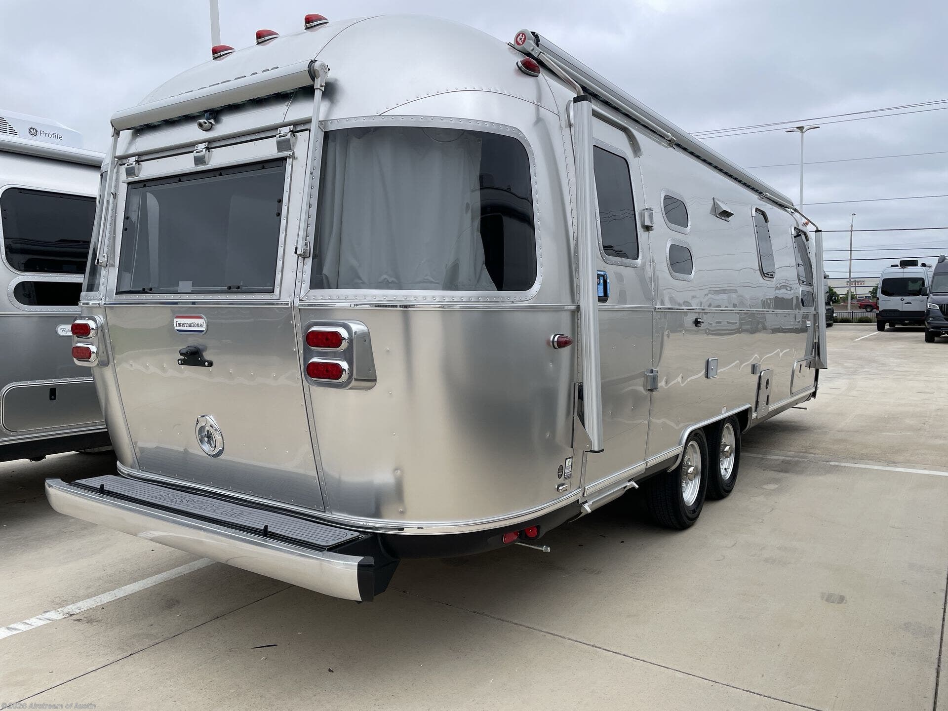 New 2026 Airstream International 27FB Twin available in Buda, Texas