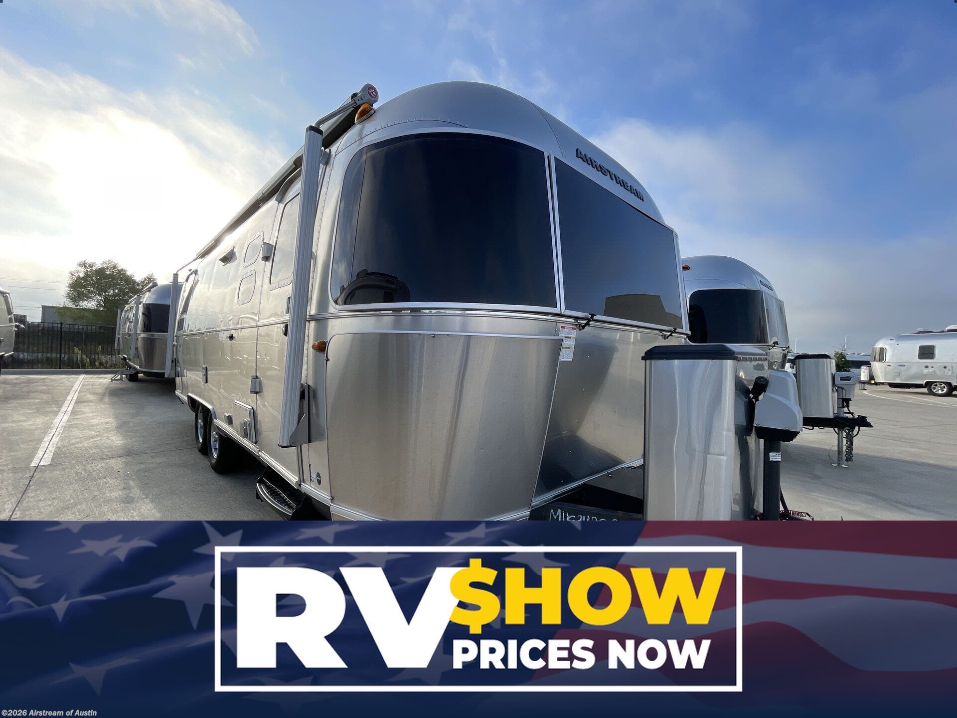 Used 2016 Airstream International 25RB Twin available in Buda, Texas
