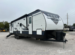 Used 2024 Palomino Puma 29BHQB available in Bushnell, Florida