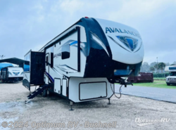 Used 2018 Keystone Avalanche 300RE available in Bushnell, Florida