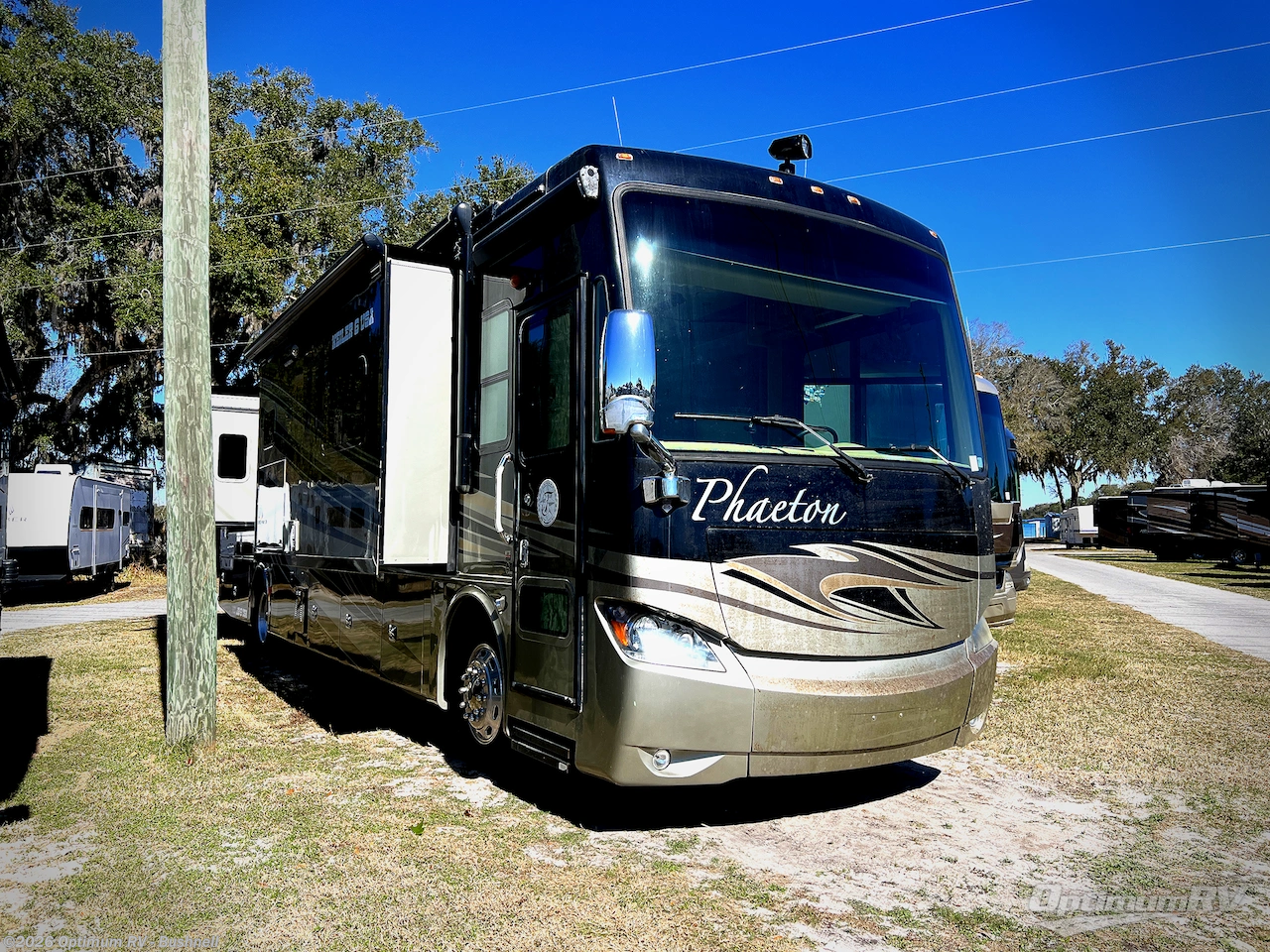 Used 2014 Tiffin Phaeton 40QTH available in Bushnell, Florida