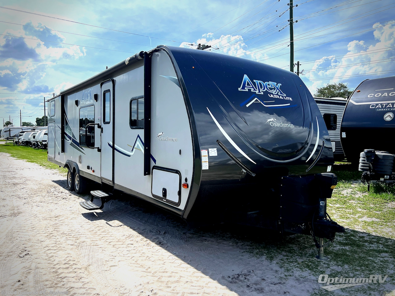 Used 2018 Coachmen Apex Ultra-Lite 300BHS available in Bushnell, Florida