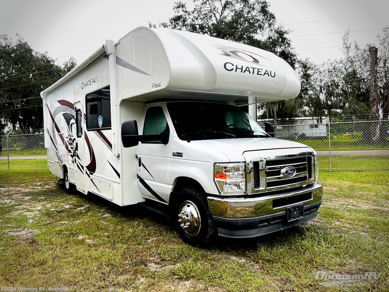 Used 2022 Thor  Chateau 27R available in Bushnell, Florida