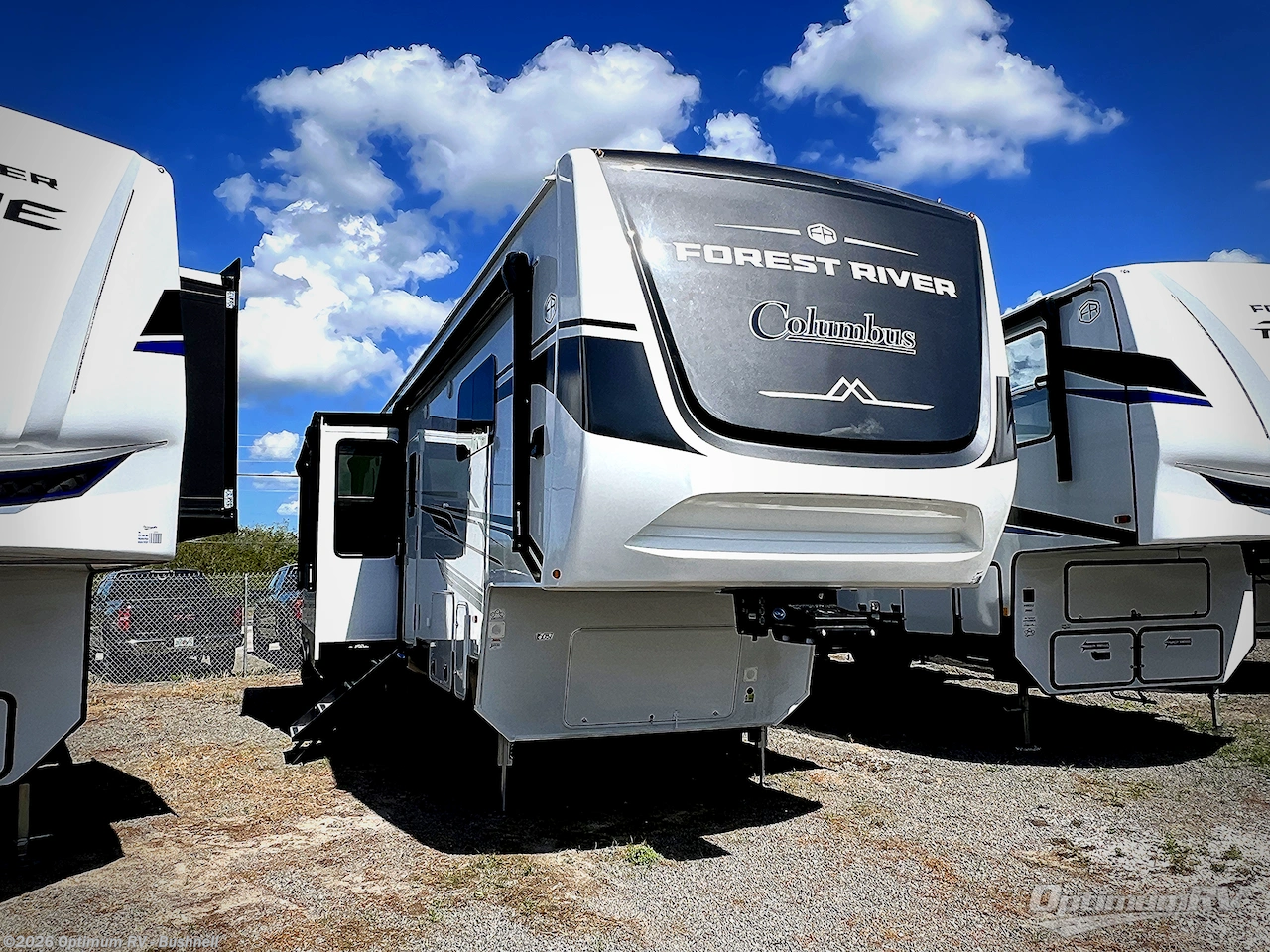 New 2025 Palomino Columbus 376DS available in Bushnell, Florida