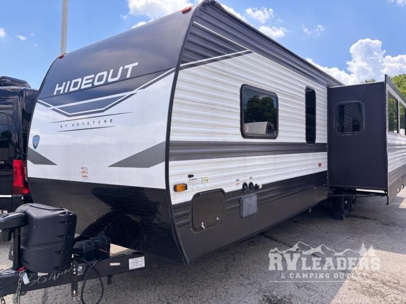 Used 2022 Keystone Hideout 32LBH available in Adamsburg, Pennsylvania